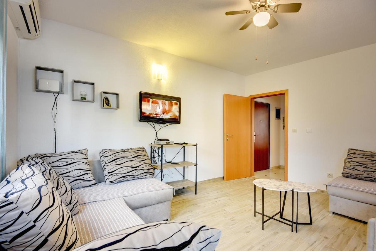 Apartment Mores เมดูลิน ภายนอก รูปภาพ